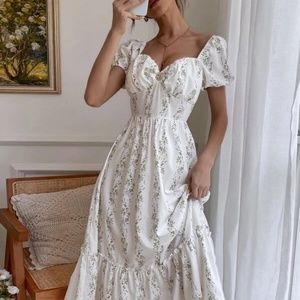 SHEIN Women's Allover Floral print Sweetheart Neck Dress *Eligible*